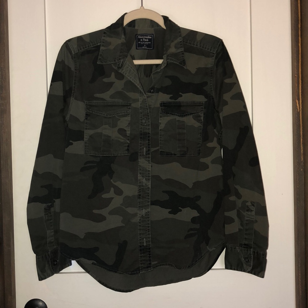 Abercrombie & Fitch Camo Button Down